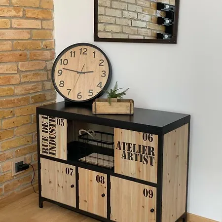 Sandra's Lounge